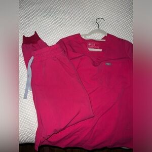 Figs Shocking Pink Set